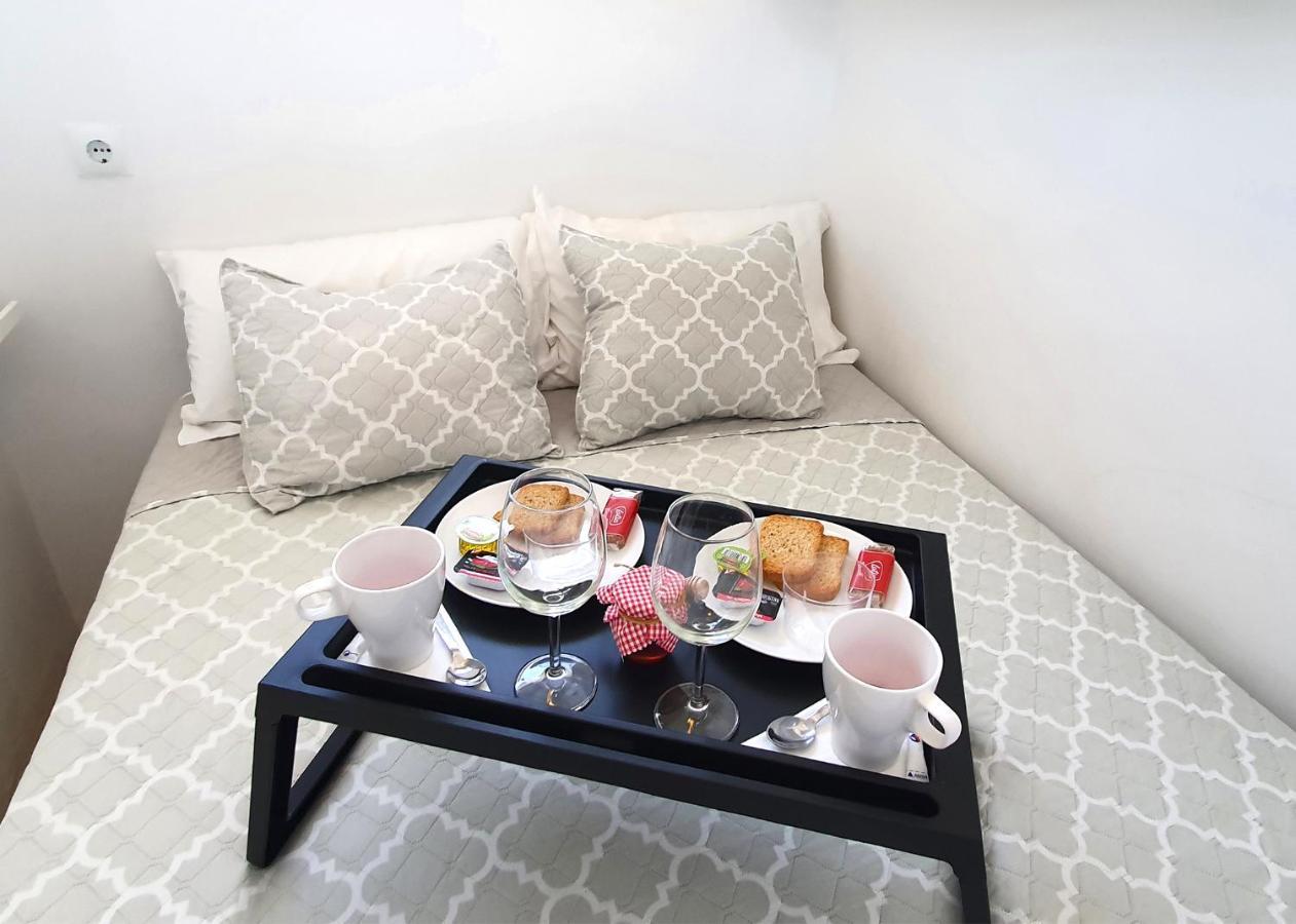 Beachfront Studio Apartment Marbella Exterior foto